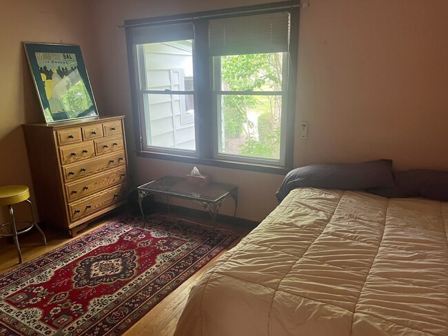 Building Photo - 165 E Miller Rd