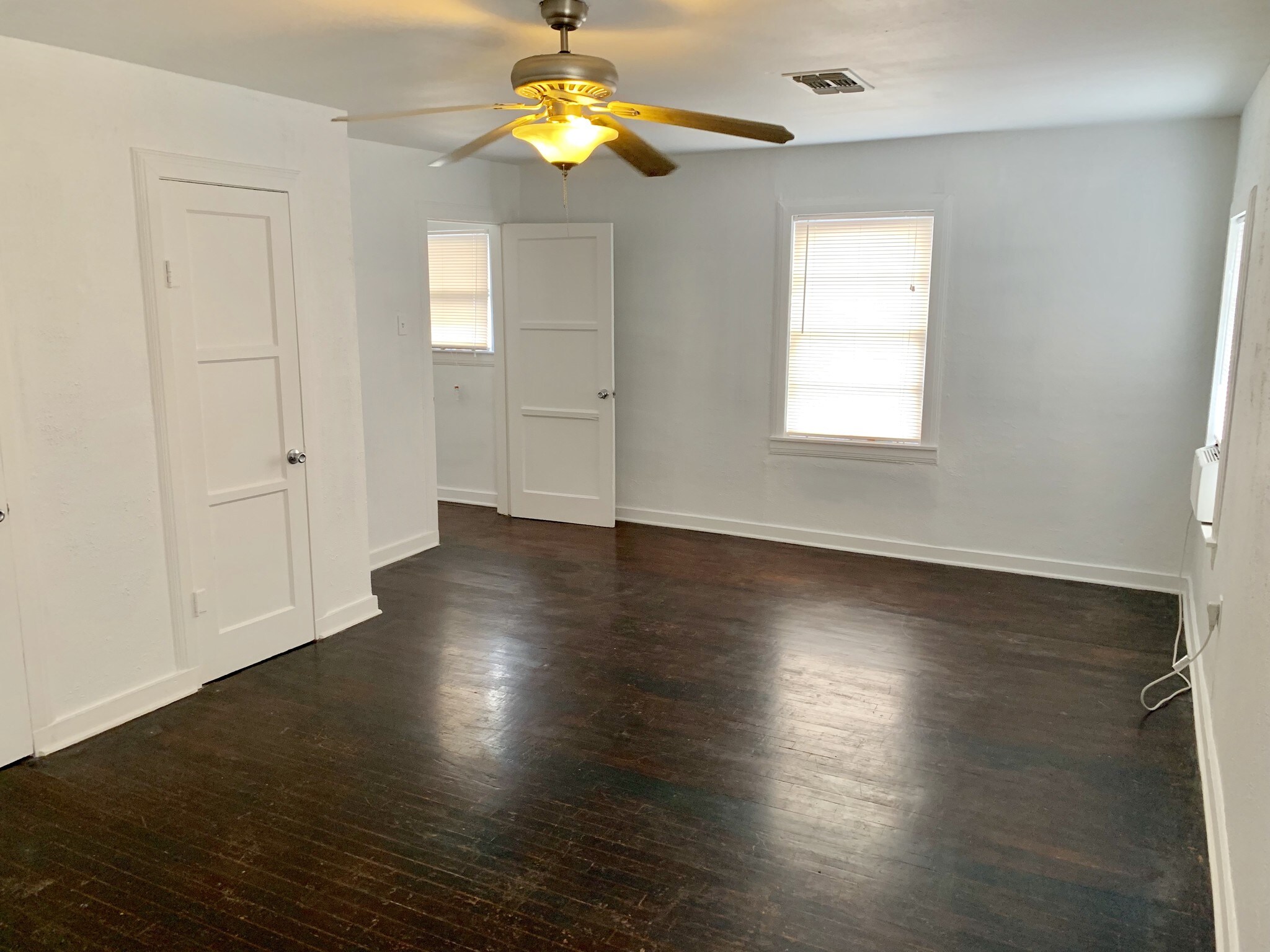 Building Photo - 2016 Dunlavy St