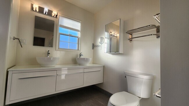 Building Photo - 1433 Selby Ave