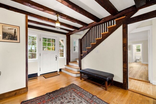 Building Photo - 1 Noahs Hl Wy