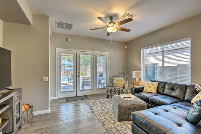 Building Photo - 8226 S Hidden Trail Ct