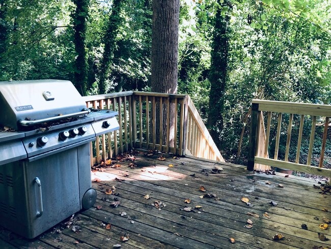 Building Photo - 516 Brent Rd