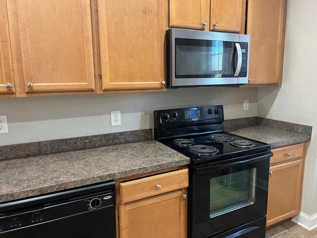 Building Photo - 155 Point Comfort Ln