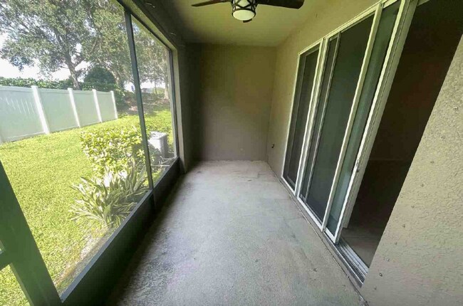 Building Photo - 10428 Red Carpet Ct