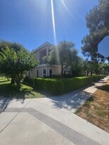 Building Photo - 3914 W Victory Blvd