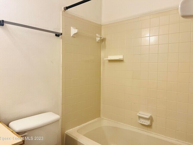 Building Photo - 217 Manth Ave