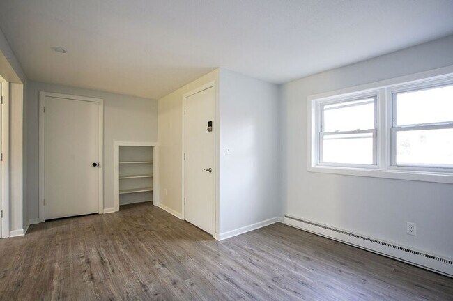 Building Photo - 98 N Alhambra Cir