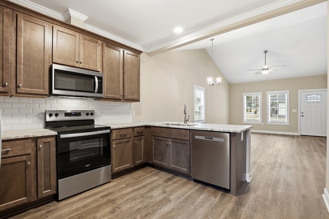 Building Photo - 111 N Mill St