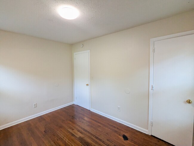 Building Photo - 2820 Cardo Dr NW
