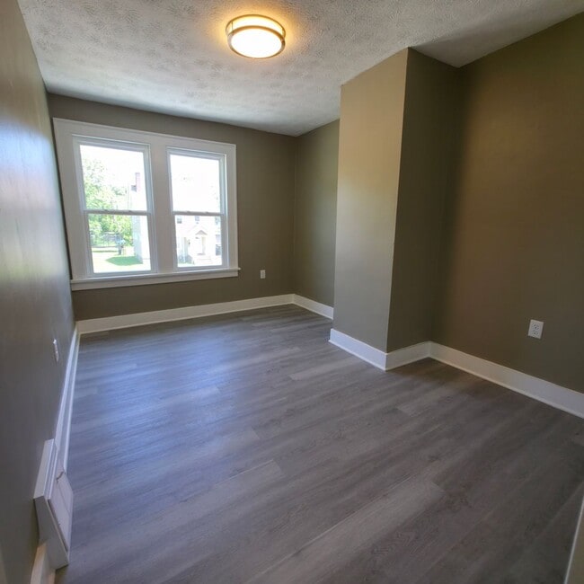 Building Photo - Cleveland Heights 3-Bed Single-Family