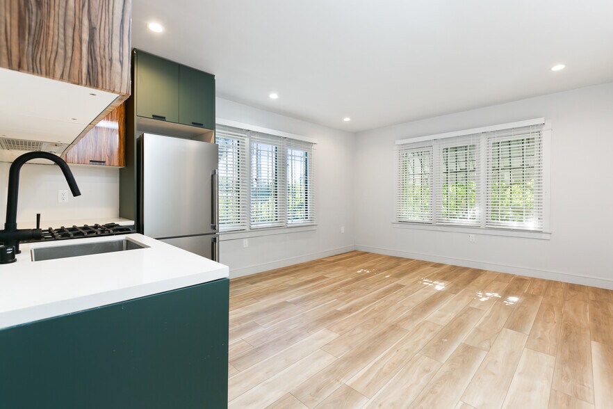 Building Photo - 1423 Ridge Way