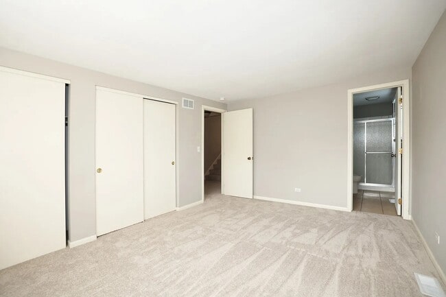 Building Photo - 1329 Stonegate Rd
