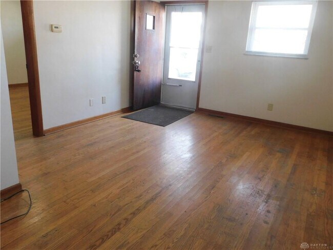 Building Photo - 1226 Kemper Ave