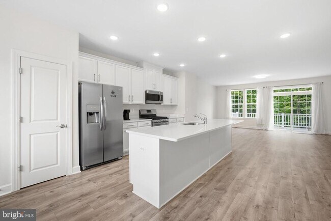 Building Photo - 6073 Camerons Ferry Dr