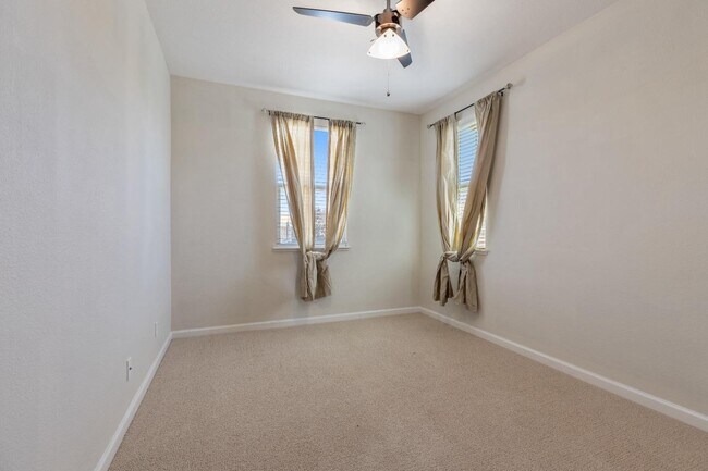 Building Photo - 20863 Grapevine Dr
