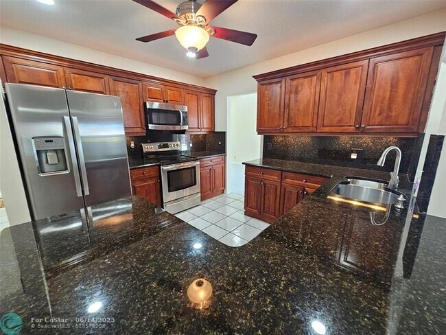 Building Photo - 11327 Little Bear Dr