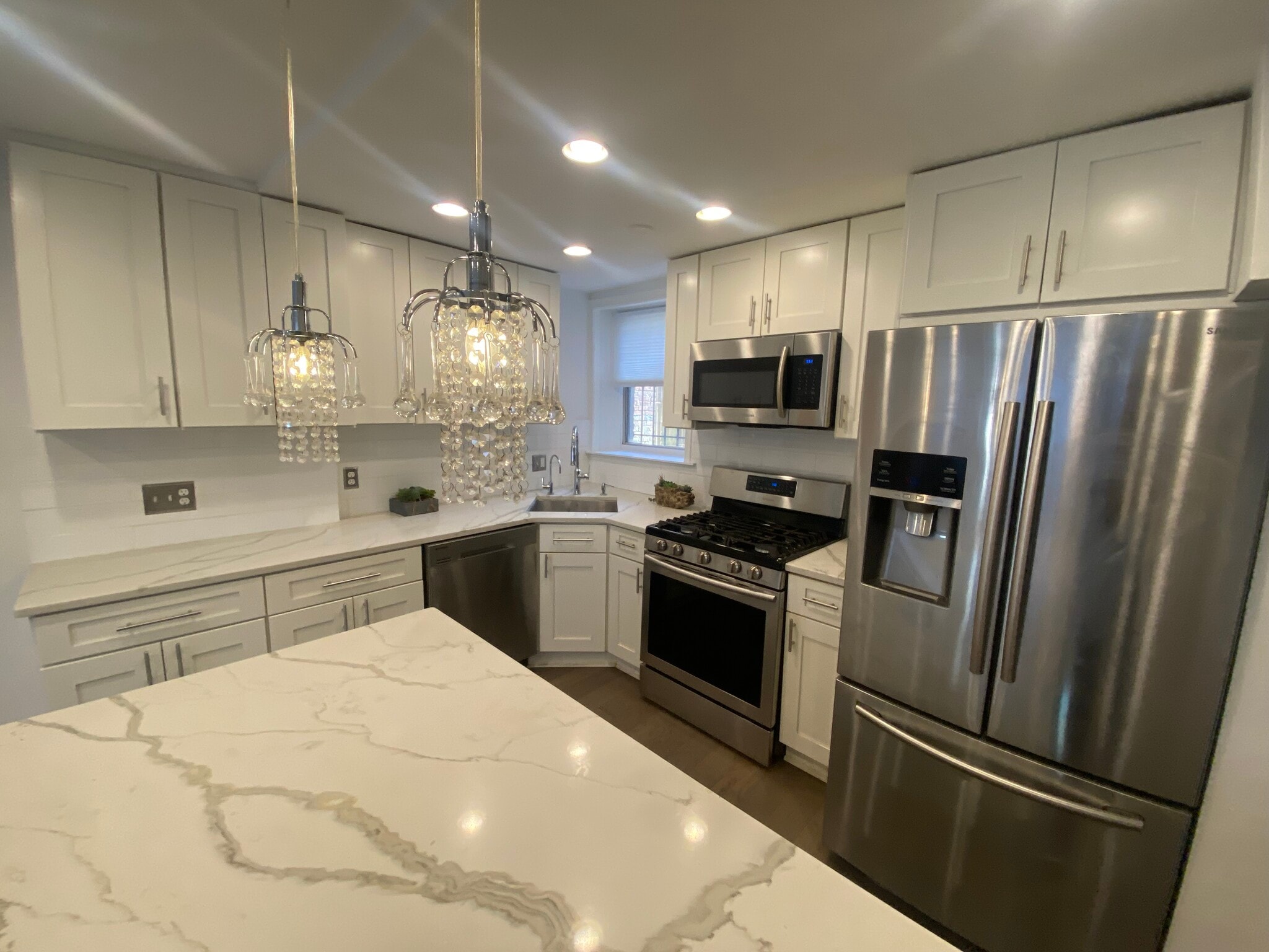 Building Photo - 1820 Clydesdale Pl NW