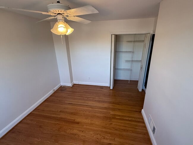 Building Photo - 21 Skidmore Ct