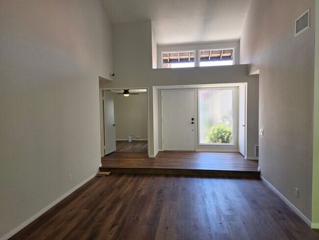 Building Photo - 27351 Allariz