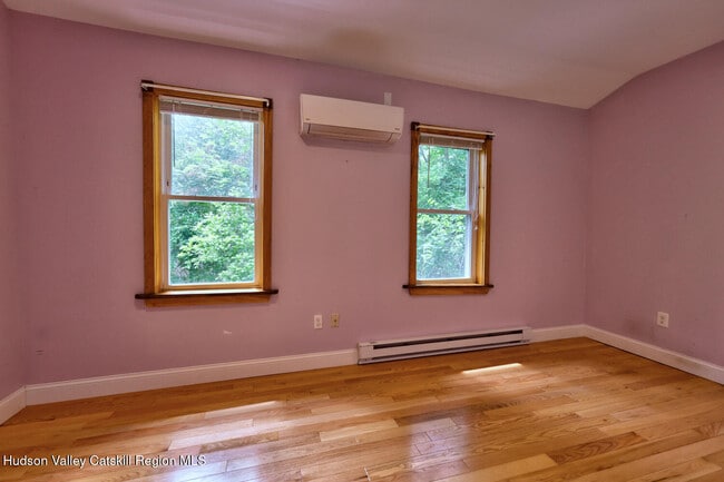 Building Photo - 153 Bross St