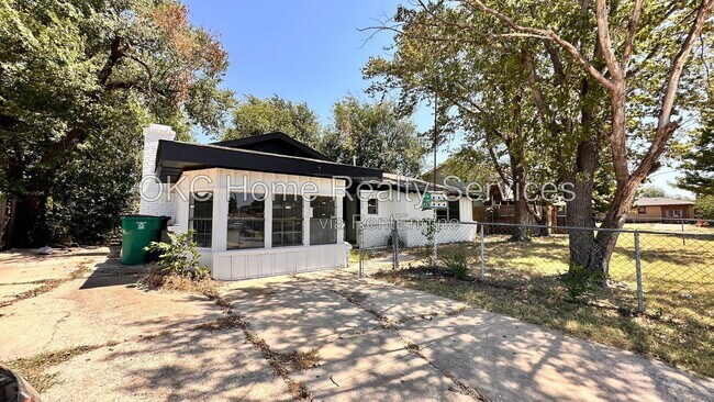 Building Photo - 4712 S Blackwelder Ave