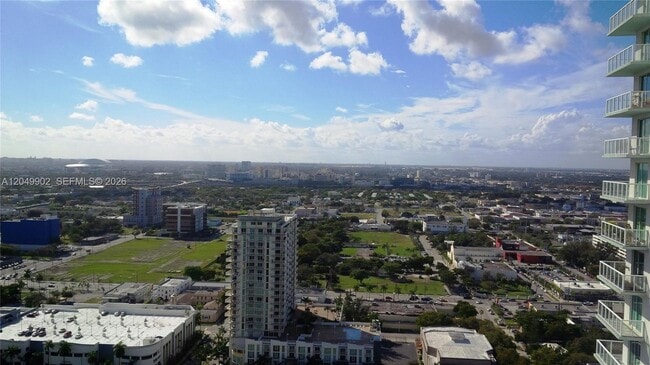 Building Photo - 1800 N Bayshore Dr