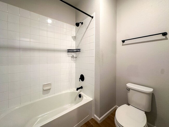 Building Photo - Alder Creek 3bd 2.5ba paired home for rent!