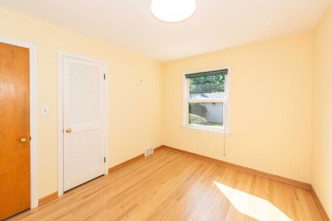 Building Photo - 1616 Morton Ave