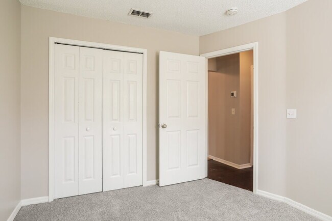 Building Photo - 4642 Ridge Point Ct