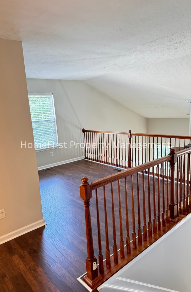 Building Photo - 860 Hidden Stream Dr