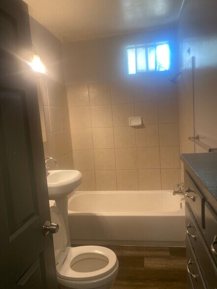 Building Photo - 333 S Inez St