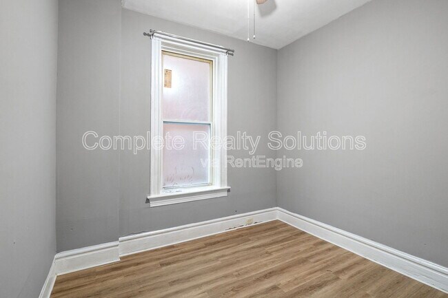 Building Photo - 5132 Kensington Ave