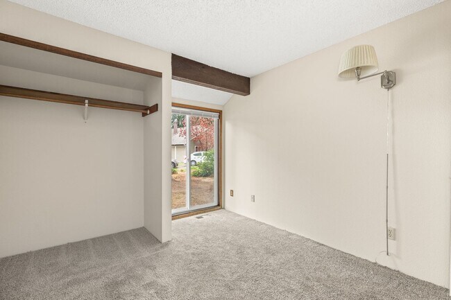 Building Photo - Must See! 3 bed/2 bath home with amazing private backyard - Double Garage/Community Pool