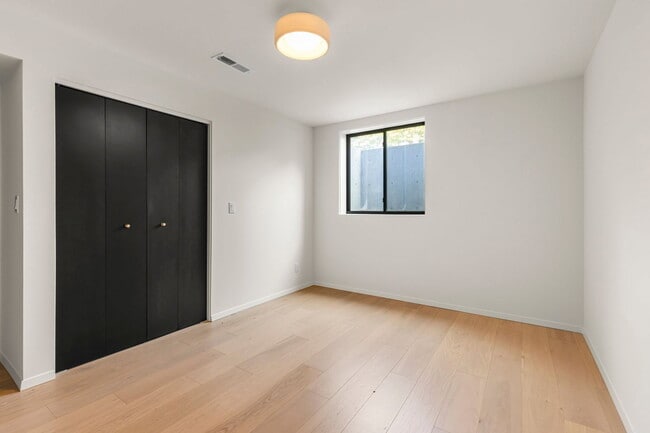 Building Photo - 1425 NW 122nd Ave