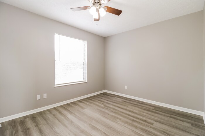 Building Photo - 1203 Lismore