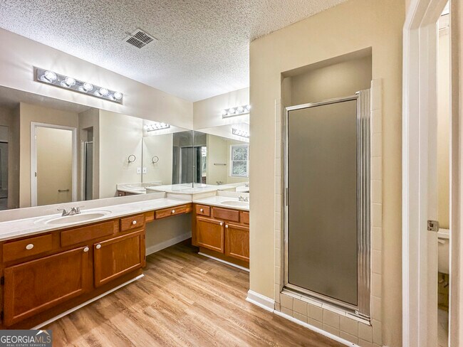 Building Photo - 1577 Linksview Way