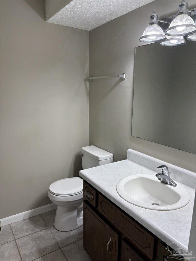 Building Photo - 8410 Williamsburg Cir