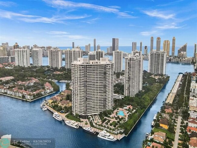 Building Photo - 1000 W Island Blvd