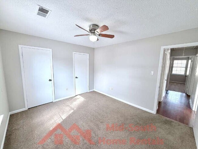 Building Photo - 7288 Hollorn Ln