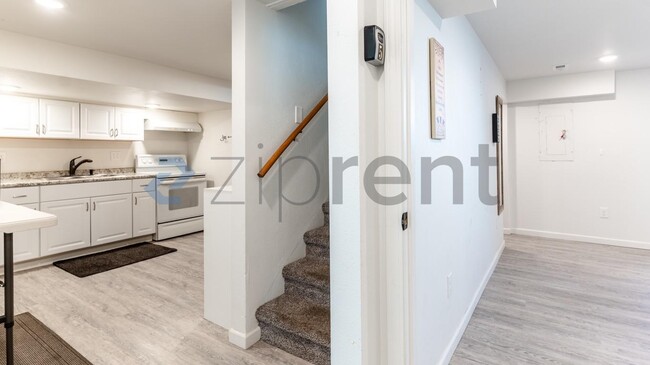 Building Photo - 503 E Montgomery Ave