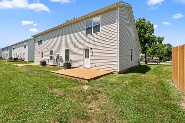 Building Photo - 2412-2414 Calder Ct.