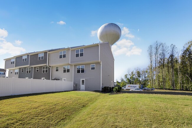 Building Photo - 1011 Chevy Park Lndg