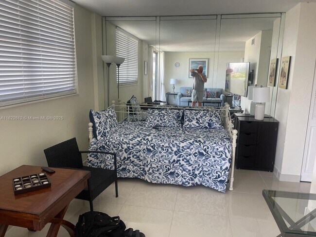 Building Photo - 9273 Collins Ave