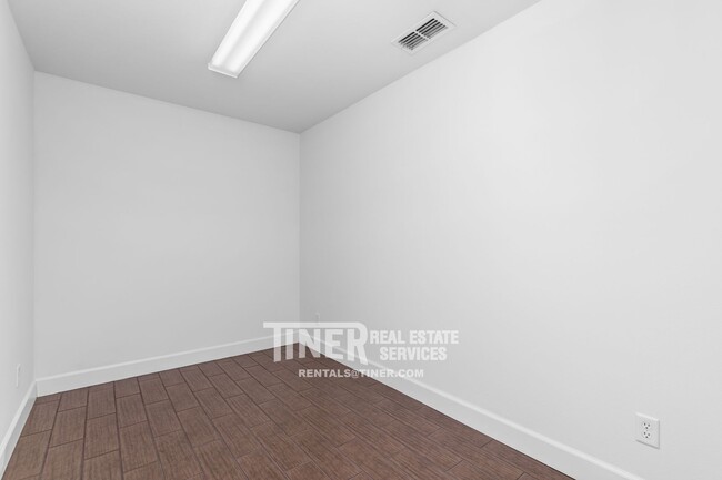 Building Photo - Industrial Loft in Fabulous Downtown Neigh...