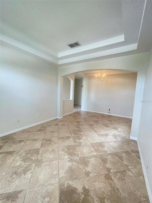 Building Photo - 2370 The Oaks Blvd