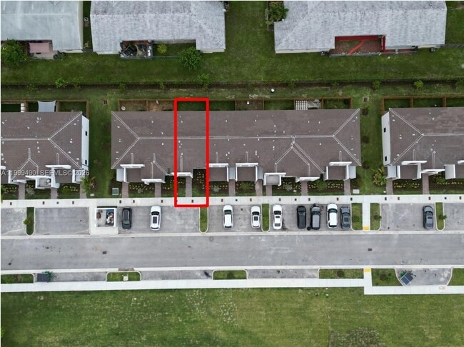 Building Photo - 949 NE 211th St