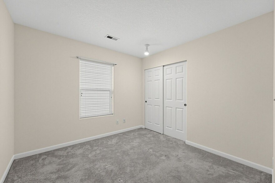 Building Photo - 432 NE 57th Ave