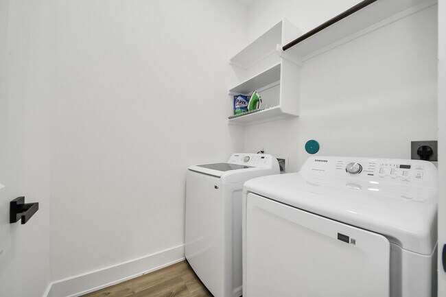 Building Photo - 3907 Maggie St