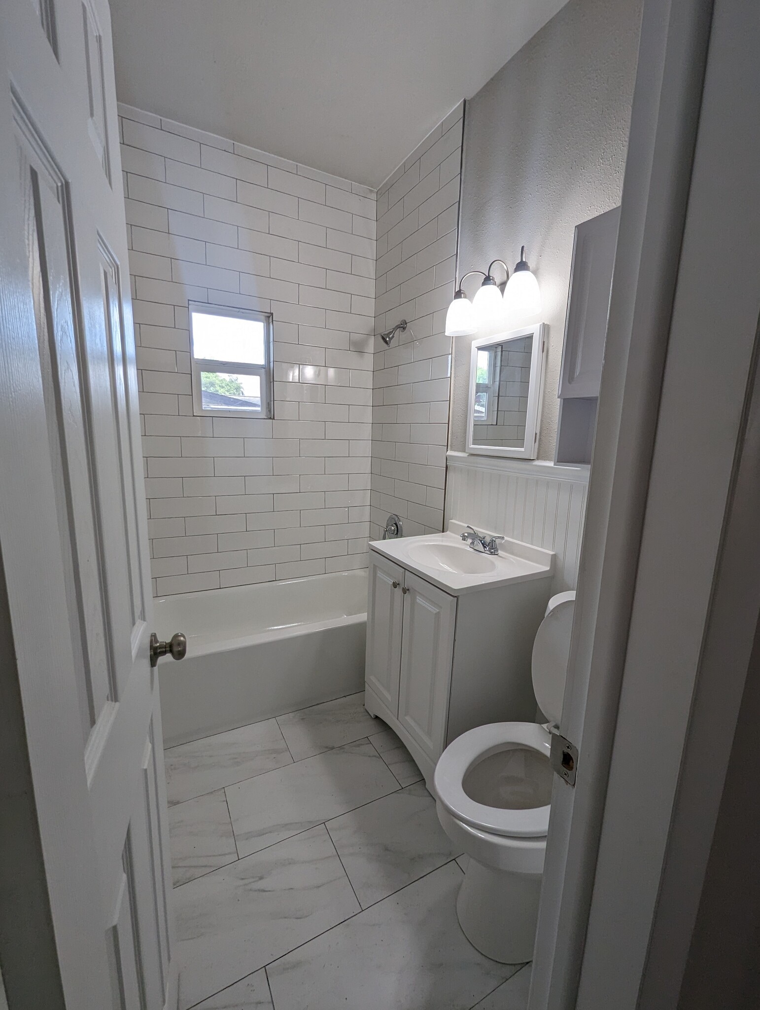 Bathroom - 2608 19th Ave W