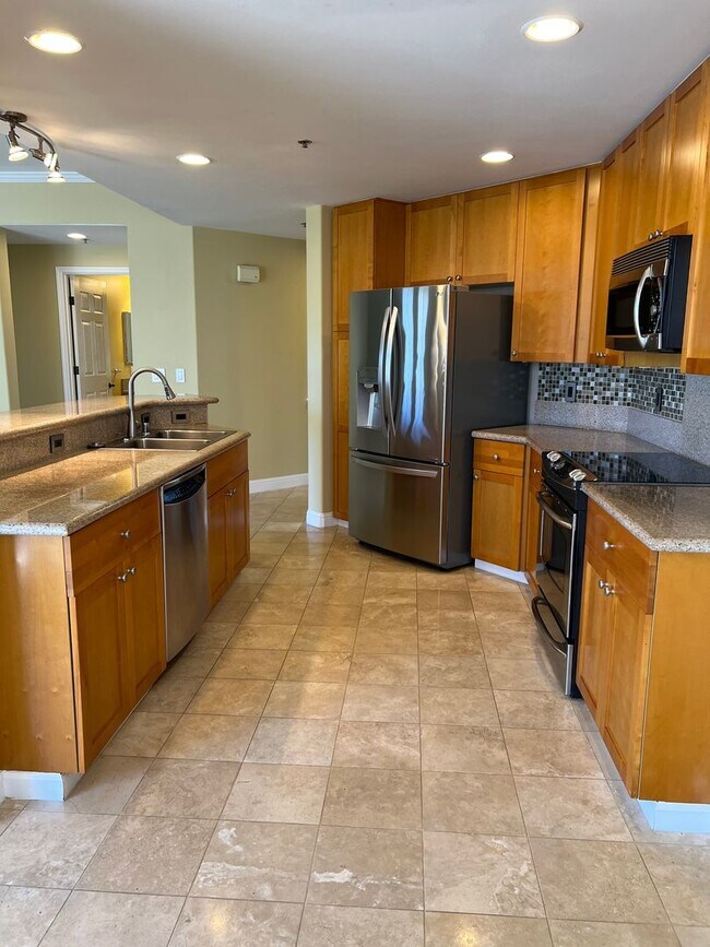 Building Photo - Colony at the Peninsula - 3 Bedroom 2 bath 2 Parking in Hawaii Kai